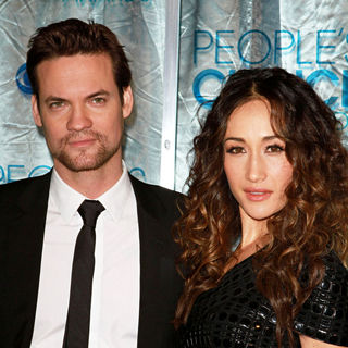 Shane West, Maggie Q in 2011 People's Choice Awards - Arrivals