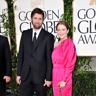 Bart Freundlich, Julianne Moore in 68th Annual Golden Globe Awards - Arrivals