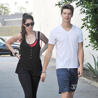 Katherine Schwarzenegger, Patrick Schwarzenegger in Katherine Schwarzenegger and Patrick Schwarzenegger Enjoy A Day Out with Their Father