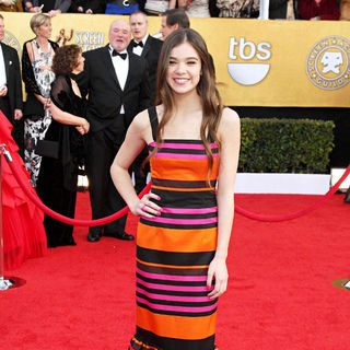 Hailee Steinfeld in The 17th Annual Screen Actors Guild Awards (SAG Awards 2011) - Arrivals