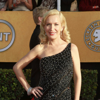Angela Kinsey in The 17th Annual Screen Actors Guild Awards (SAG Awards 2011) - Arrivals
