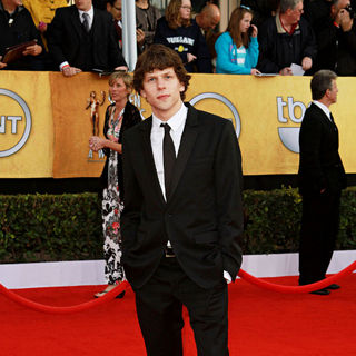 Jesse Eisenberg in The 17th Annual Screen Actors Guild Awards (SAG Awards 2011) - Arrivals