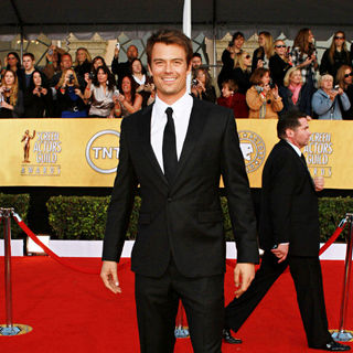 Josh Duhamel in The 17th Annual Screen Actors Guild Awards (SAG Awards 2011) - Arrivals