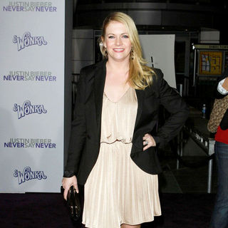 Melissa Joan Hart in Los Angeles Premiere of "Justin Bieber: Never Say Never"