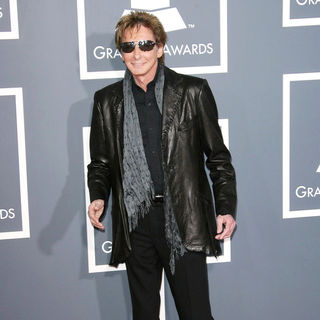 Barry Manilow in The 53rd Annual GRAMMY Awards - Red Carpet Arrivals