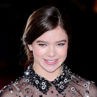 Hailee Steinfeld in 2011 Orange British Academy Film Awards (BAFTAs) - Arrivals