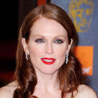 Julianne Moore in 2011 Orange British Academy Film Awards (BAFTAs) - Arrivals