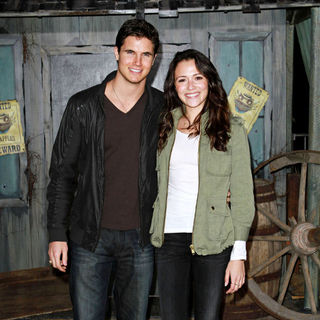 Robbie Amell, Italia Ricci in Los Angeles Premiere of "Rango"