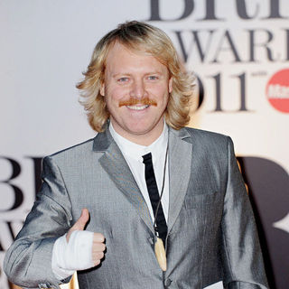 Leigh Francis in The BRIT Awards 2011 - Arrivals