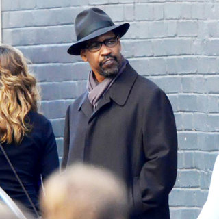 Denzel Washington in Filming A Scene for New Film 'Safe House'