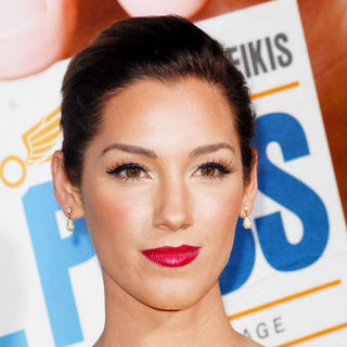 Carly Craig in Los Angeles Premiere of Warner Bros. Pictures' "Hall Pass"