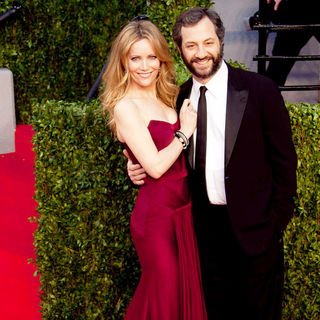 Leslie Mann, Judd Apatow in 2011 Vanity Fair Oscar Party - Arrivals