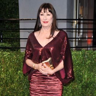 Anjelica Huston in 2011 Vanity Fair Oscar Party - Arrivals