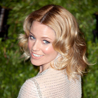 Elizabeth Banks in 2011 Vanity Fair Oscar Party - Arrivals