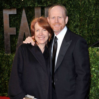 Cheryl Alley, Ron Howard in 2011 Vanity Fair Oscar Party - Arrivals