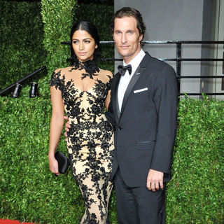 Camila Alves, Matthew McConaughey in 2011 Vanity Fair Oscar Party - Arrivals