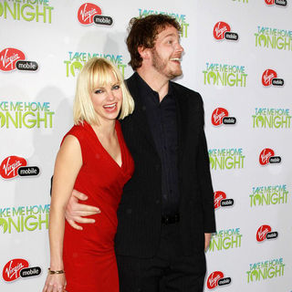 Anna Faris, Chris Pratt in Relativity Media Presents The Premiere of "Take Me Home Tonight"