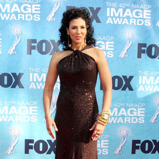 Wendy Davis in 42nd NAACP Image Awards - Arrivals