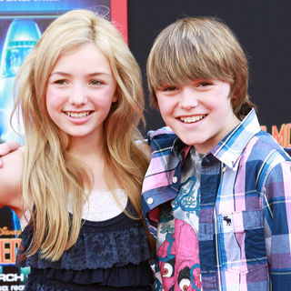 Peyton List, Spencer List in The Los Angeles Premiere of 'Mars Needs Moms!'