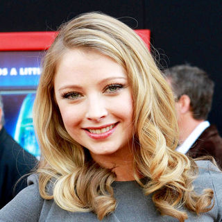 Elisabeth Harnois in The Los Angeles Premiere of 'Mars Needs Moms!'