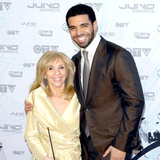 Sandi Graham, Drake in 2011 JUNO Awards - Arrivals