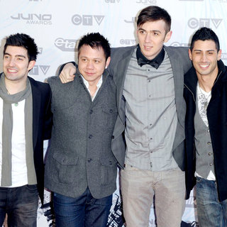 Neverest in 2011 JUNO Awards - Arrivals