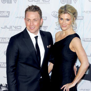 Johnny Reid, Jennifer Reid in 2011 JUNO Awards - Arrivals