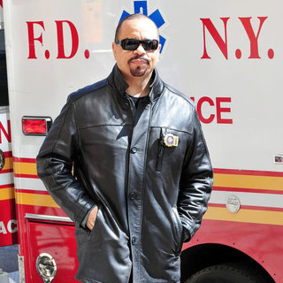 On The Set of 'Law & Order: SVU'
