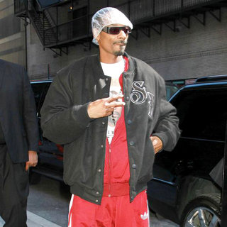 Snoop Dogg in The Late Show with David Letterman' at The Ed Sullivan Theater - Arrivals