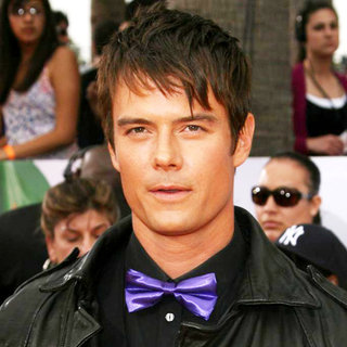 Josh Duhamel in Nickelodeon's 2011 Kids Choice Awards
