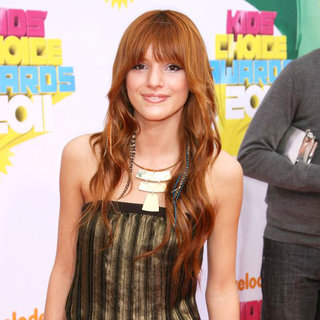 Bella Thorne in Nickelodeon's 2011 Kids Choice Awards
