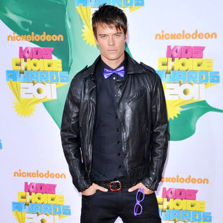 Josh Duhamel in Nickelodeon's 2011 Kids Choice Awards