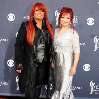Wynonna Judd, Naomi Judd in The Academy of Country Music Awards 2011 - Arrivals
