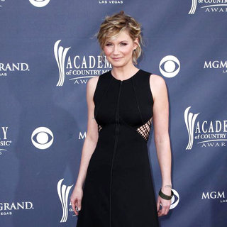 Jennifer Nettles, Sugarland in The Academy of Country Music Awards 2011 - Arrivals