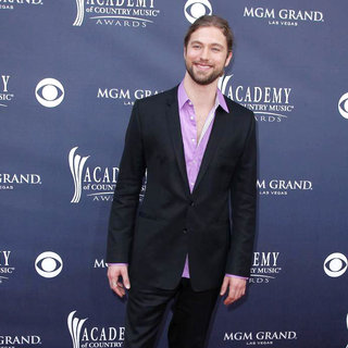 Casey James