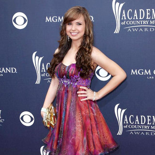 Savannah Berry in The Academy of Country Music Awards 2011 - Arrivals