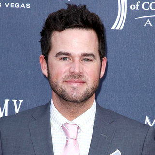 David Nail in The Academy of Country Music Awards 2011 - Arrivals