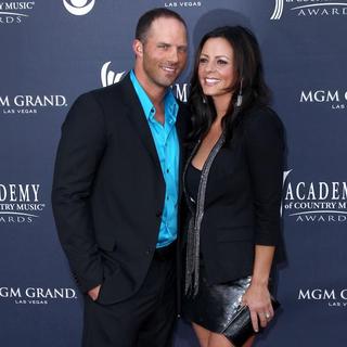Jay Barker, Sara Evans in The Academy of Country Music Awards 2011 - Arrivals