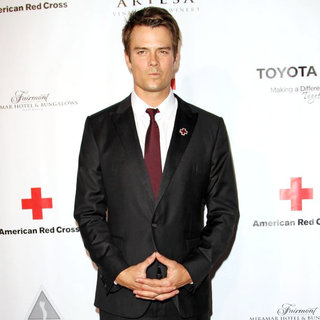 Josh Duhamel in The American Red Cross: Santa Monica Chapter's Annual Red Tie Affair - Arrivals