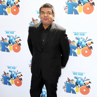 George Lopez in Los Angeles Premiere of 'Rio' - Arrivals