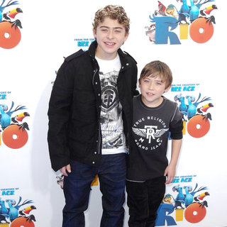 Ryan Ochoa, Raymond Ochoa in Los Angeles Premiere of 'Rio' - Arrivals