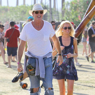 David Hasselhoff, Hayley Roberts in Celebrities at The 2011 Coachella Valley Music and Arts Festival - Day 2