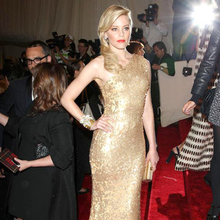 Elizabeth Banks in Alexander McQueen: Savage Beauty Costume Institute Gala