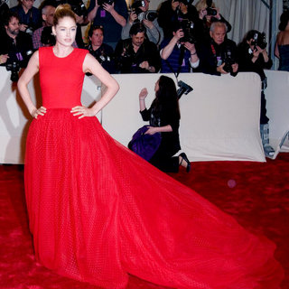 Doutzen Kroes in Alexander McQueen: Savage Beauty Costume Institute Gala
