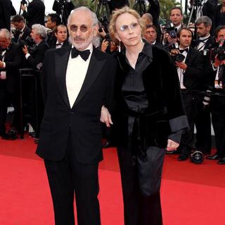 Jerry Schatzberg, Faye Dunaway in 2011 Cannes International Film Festival - Day 2 - Sleeping Beauty - Premiere