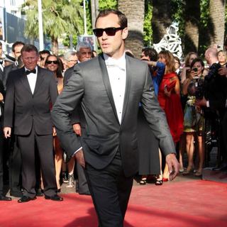 Jude Law in 2011 Cannes International Film Festival - Day 6 - The Tree of Life - Premiere