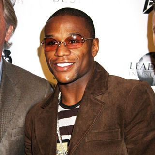 Floyd Mayweather, Jr. in Floyd Mayweather, Jr. Parties with Santa and His Little Helpers to Kick-Off The Holiday Season
