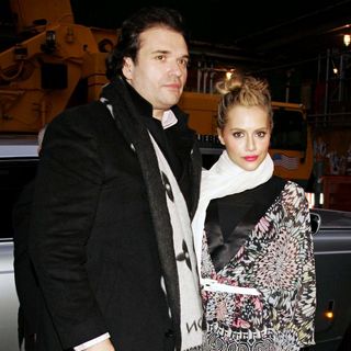 Simon Monjack, Brittany Murphy in Mercedes-Benz Fashion Week Fall 2008 - Matthew Williamson - Outside