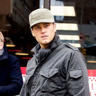 Tom Brady in Tom Brady Picks Up Mail and Walks Back to Gisele Bundchen's Apartment