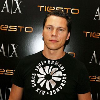 DJ Tiesto Performs and Signs Copies of His CD 'In Search of Sunrise 7 Asia' - wenn5156612